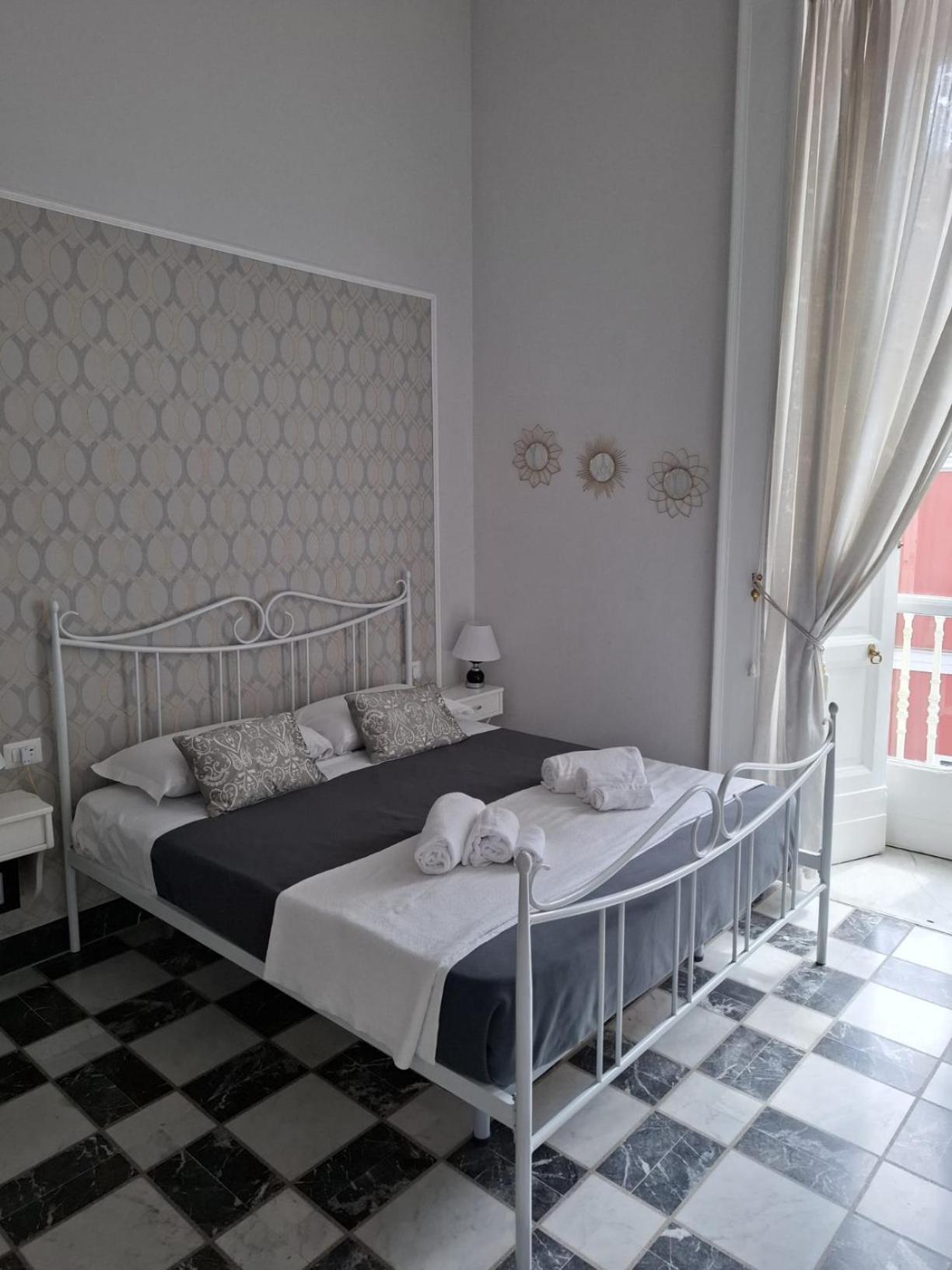 Bed and Breakfast Toledo'S Family à Naples Extérieur photo